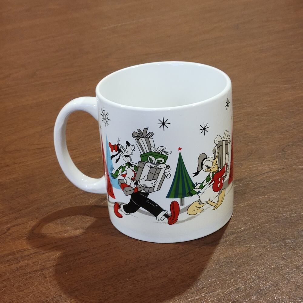 Vintage Disney Coffee Mug Mickey Mouse Minnie Donald Goofy Christmas 4.5”